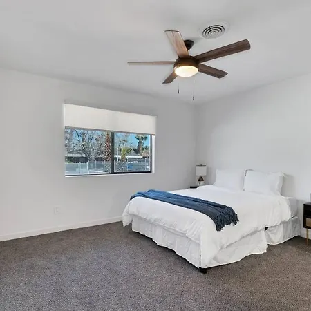 Prime Location! Hidden Oasis 4 Bedroom 10 Min To Strip Las Vegas Exterior photo