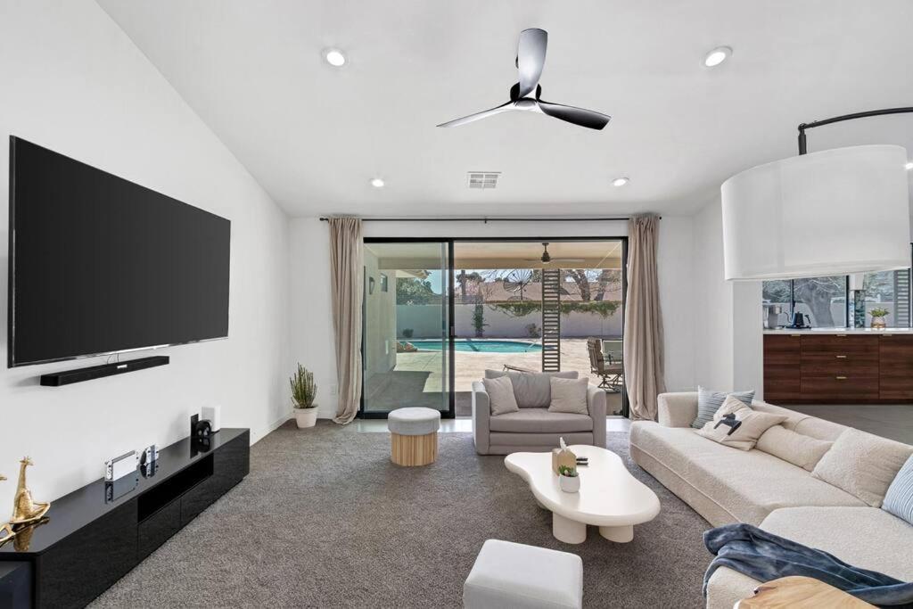 Ferienhaus Prime Location! Hidden Oasis 4 Bedroom 10 Min To Strip
