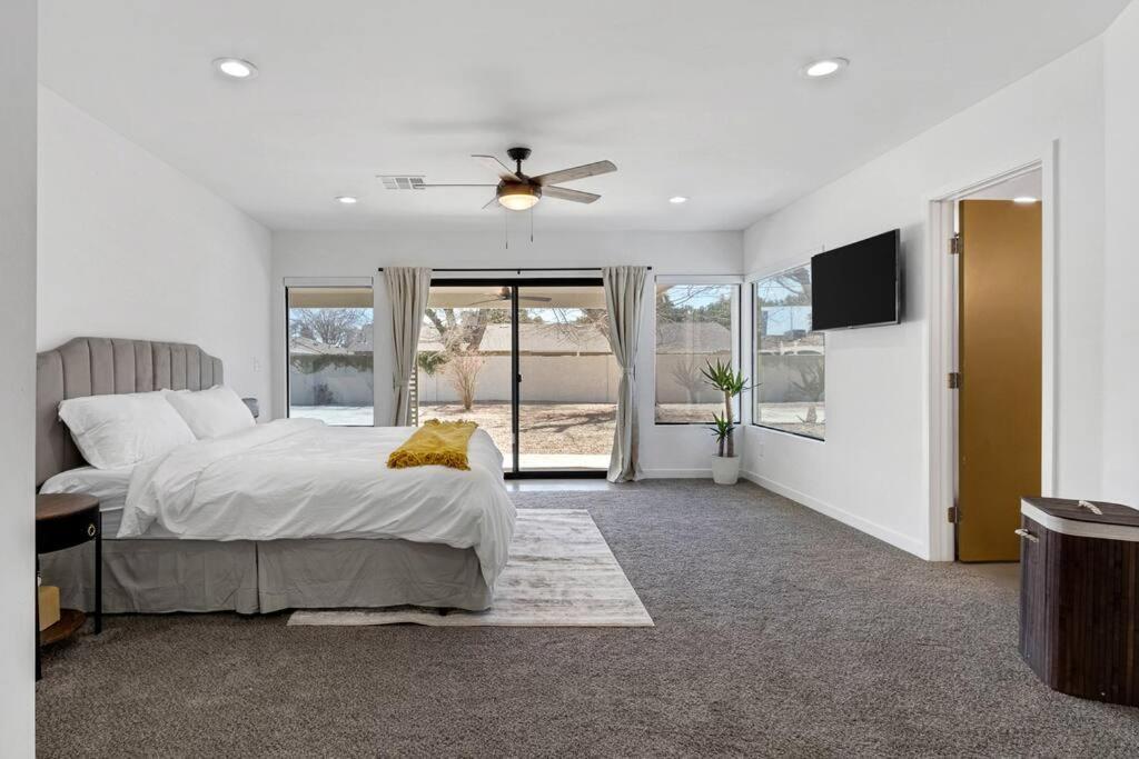 Ferienhaus Prime Location! Hidden Oasis 4 Bedroom 10 Min To Strip