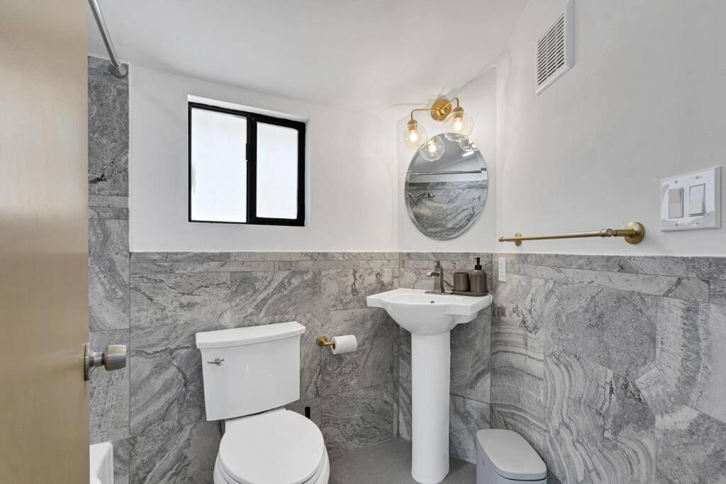 Ferienhaus Prime Location! Hidden Oasis 4 Bedroom 10 Min To Strip